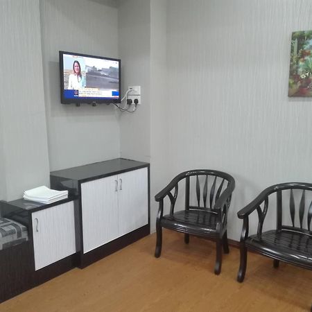 OYO 881 Bintang Square Hotel Kubang Kerian Esterno foto